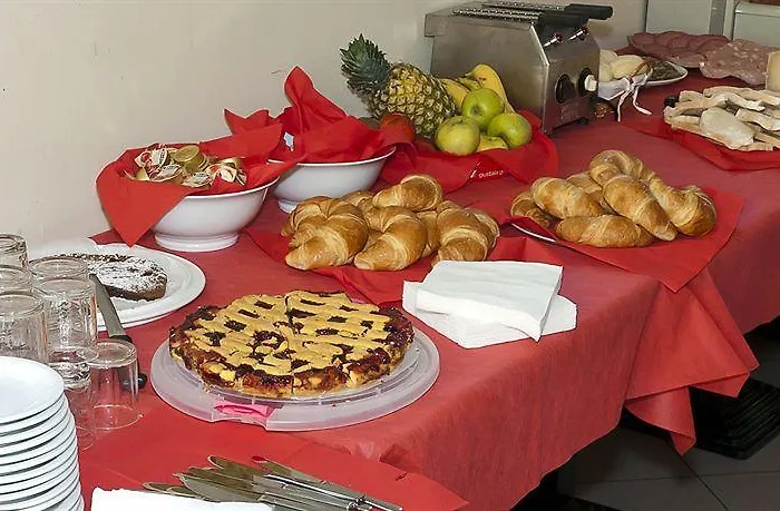 Daniela فندق فيرّارا