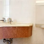 Daniela מלון 2*